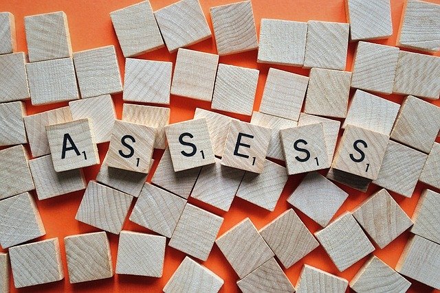 Assess scrabble pieces